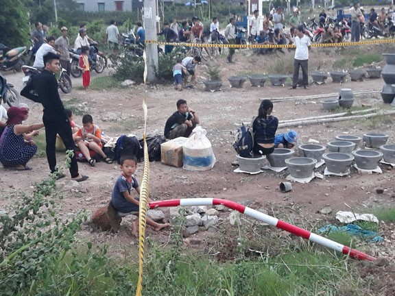 29 hành khách lăn xuống ruộng suýt chết vì “né” xe công - ảnh 2