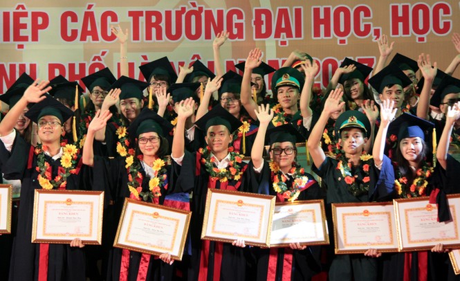 Hà Nội vinh danh 84 thủ khoa tốt nghiệp xuất sắc năm 2017 - ảnh 4