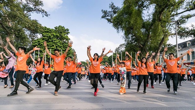 Các hoa hậu, nghệ sĩ cùng “Nhảy ! Vì sự tử tế” - ảnh 2