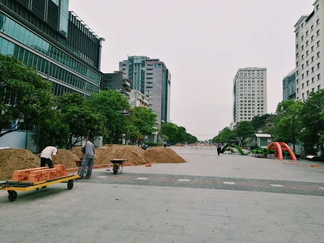 Những linh vật khổng lồ tại đường hoa Nguyễn Huệ - ảnh 5