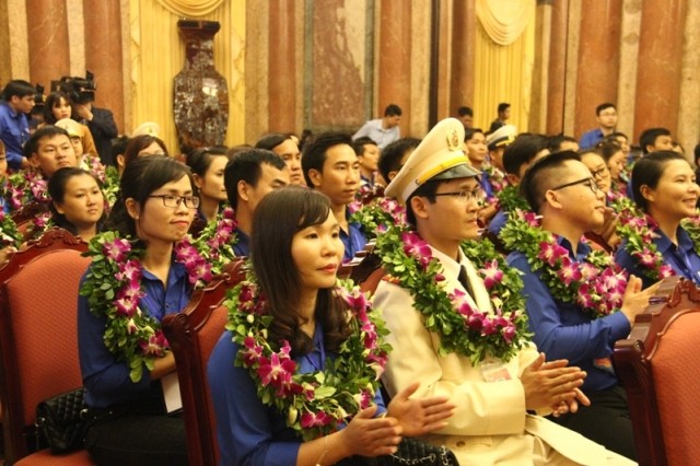 Chủ tịch nước gặp mặt đại biểu nhận giải thưởng Lý Tự Trọng 2018 - ảnh 2