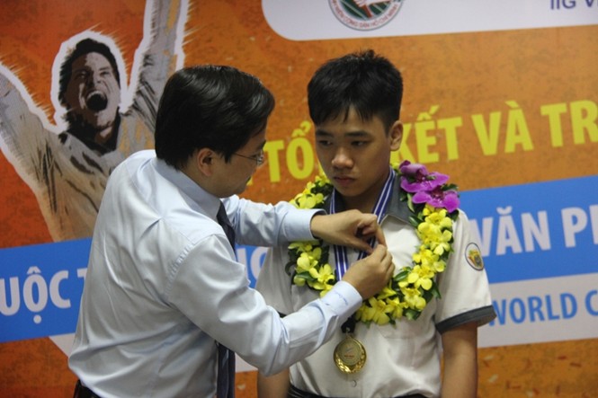Ba tài năng trẻ tham gia cuộc thi Vô địch Tin học Văn phòng thế giới - ảnh 1
