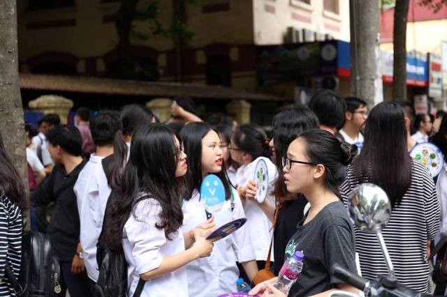 Đồng hành, hỗ trợ sĩ tử vượt vũ môn - ảnh 6