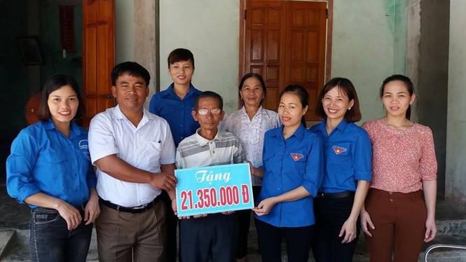 Rửa xe, trao yêu thương - ảnh 1