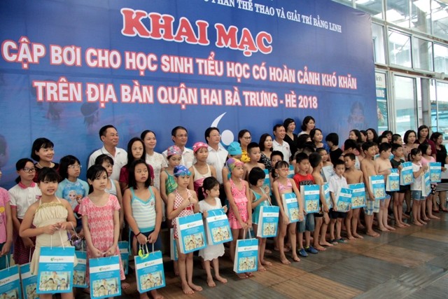 Khai mạc lớp học bơi miễn phí cho thiếu nhi có hoàn cảnh khó khăn - ảnh 2
