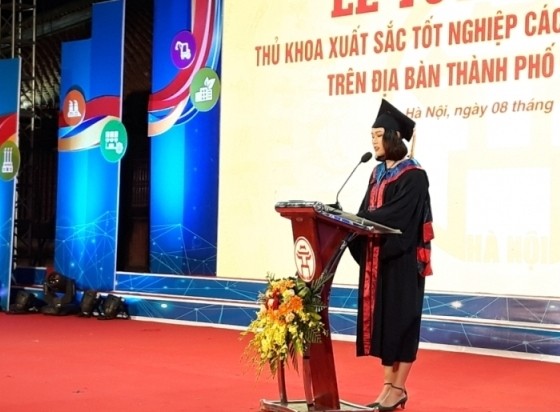 Hà Nội vinh danh 88 thủ khoa xuất sắc tốt nghiệp năm 2018 - ảnh 1