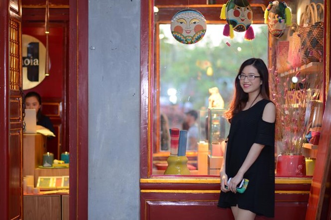 'Nữ thủ khoa kép' tài năng, xinh đẹp của ĐH Hà Nội - ảnh 2