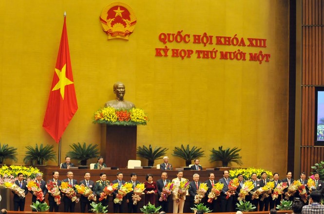 Quốc hội phê chuẩn bổ nhiệm 3 Phó Thủ tướng, 18 Bộ trưởng, trưởng ngành - ảnh 1