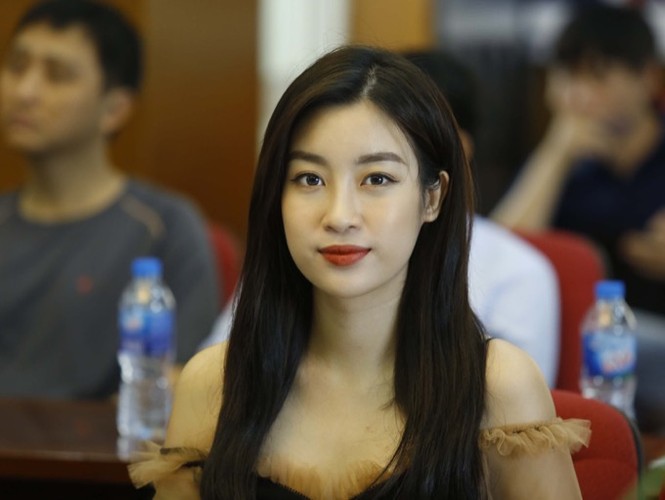 Hoa hậu Mỹ Linh, Á hậu Thanh Tú rạng rỡ tại họp báo Việt dã toàn quốc - ảnh 3
