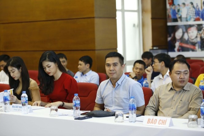 Hoa hậu Mỹ Linh, Á hậu Thanh Tú rạng rỡ tại họp báo Việt dã toàn quốc - ảnh 8