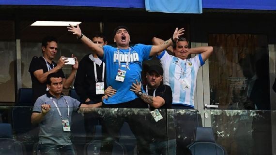 '50 sắc thái' của Maradona là điểm nhấn vòng bảng World Cup - ảnh 13