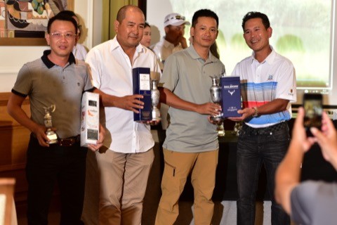 Giải golf kết nối cộng đồng người Việt tại châu Âu - ảnh 1