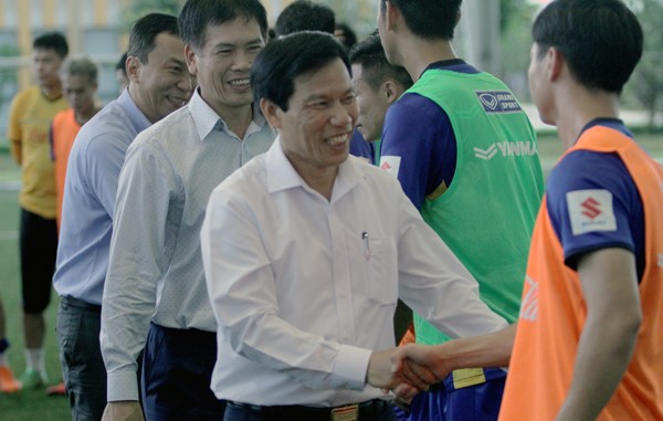 Văn Quyết làm đội trưởng Olympic Việt Nam - ảnh 1