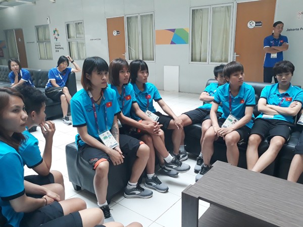 Mục kích buổi tập đầu tiên của tuyển nữ Việt Nam tại ASIAD 2018 - ảnh 4