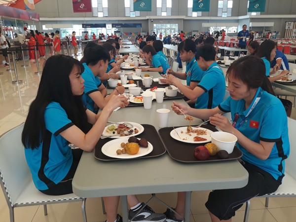 Mục kích buổi tập đầu tiên của tuyển nữ Việt Nam tại ASIAD 2018 - ảnh 6