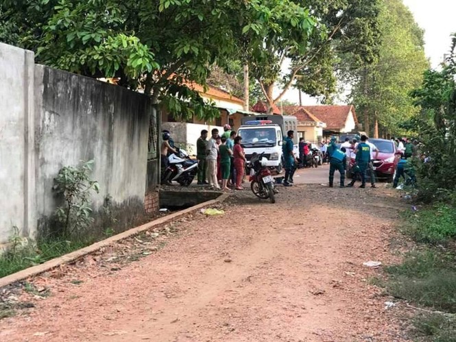 Lực lượng công an tăng cường túc trực vòng ngoài để ngăn xe chở điều - ảnh 2