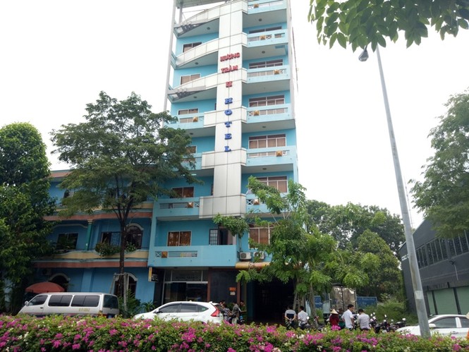 Một công an nghi treo cổ tự tử trong khách sạn - ảnh 1