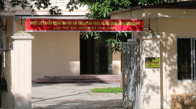 Giám đốc Sở tát lái xe đệ đơn xin từ chức - ảnh 1