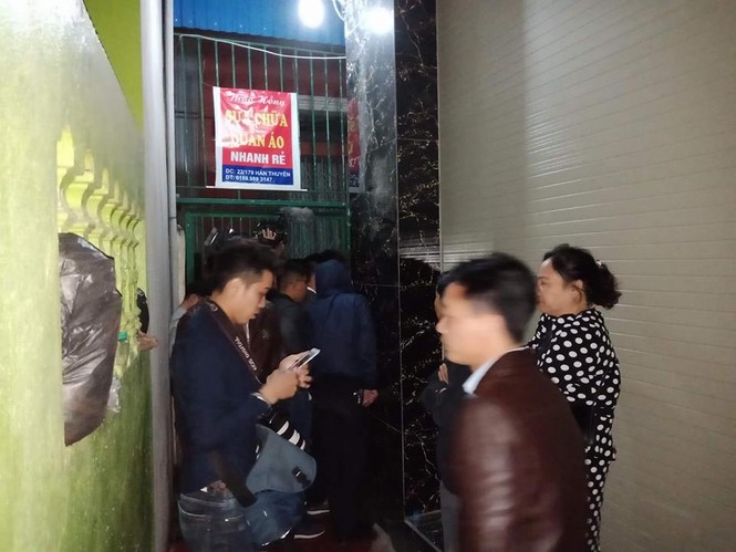 Khám nhà cựu Tổng cục trưởng Cảnh sát Phan Văn Vĩnh - ảnh 1