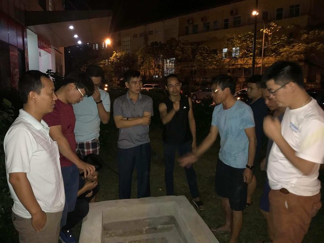 Ống nước sông Đà 'âm thầm' vỡ, cư dân vật vã vì khát nước - ảnh 1