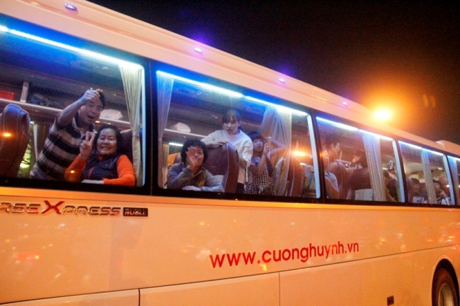 Du khách nước ngoài ‘cháy’ hết mình cùng đội tuyển U23 - ảnh 9
