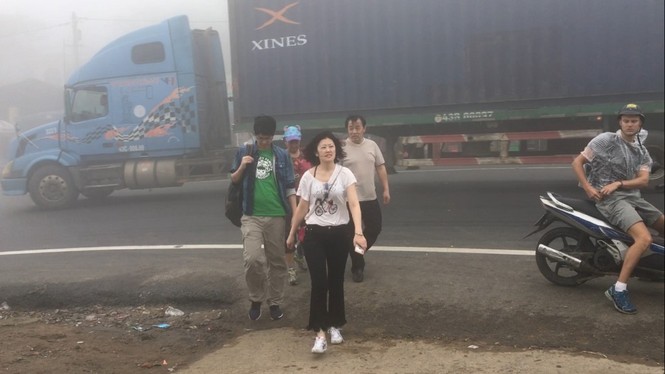 Sương mù phủ kín, Hải Vân Quan 'biến hóa' thành... Sa Pa - ảnh 3