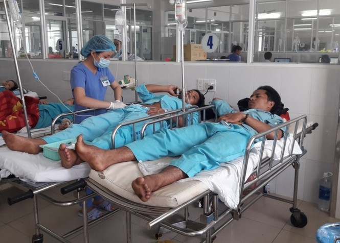 Tin mới vụ làng có 3 người chết, 20 người nhập viện nghi ngộ độc rượu - ảnh 2