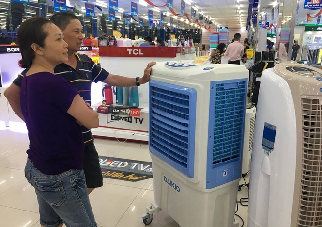 Đà Nẵng: Đổ xô đi mua quạt tránh nóng - ảnh 4