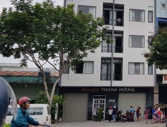 Người đàn ông tử vong trong phòng nghỉ nặc mùi thuốc sâu - ảnh 1