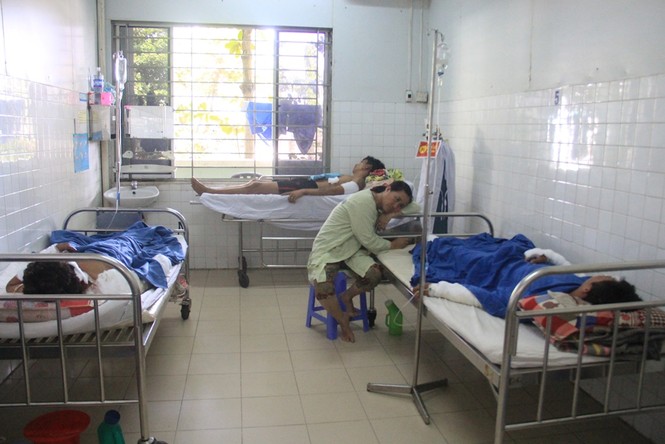 Nhiều ngư dân nhập viện bỏng trên 30% - ảnh 1