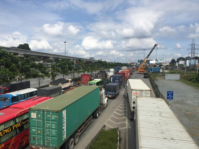 Nam thanh niên chết thương tâm dưới bánh container - ảnh 2