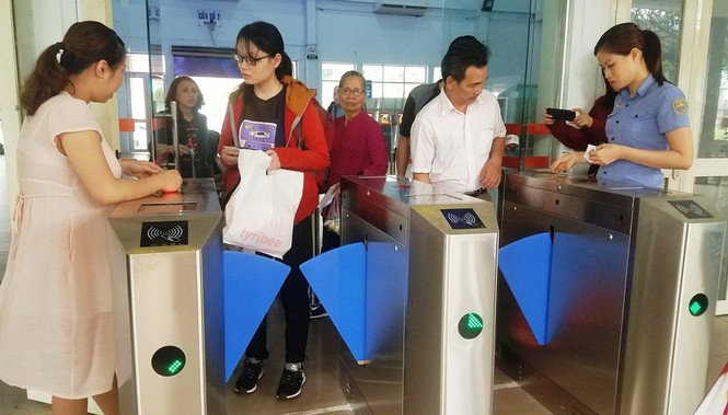 Cận cảnh kiểm soát vé tự động tại ga Sài Gòn - ảnh 1