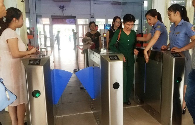 Cận cảnh kiểm soát vé tự động tại ga Sài Gòn - ảnh 4