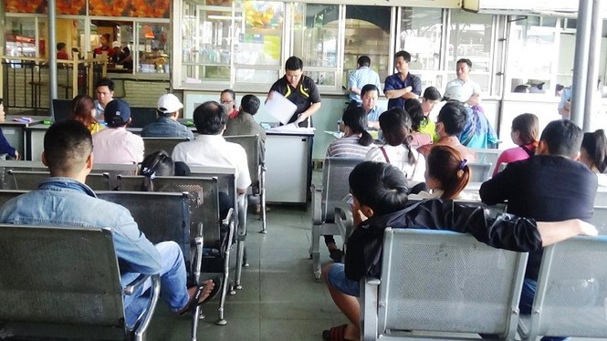 Hết cảnh xô đẩy mua vé xe Tết ở Sài Gòn - ảnh 10