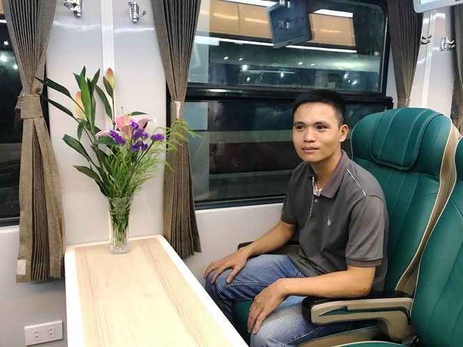 Khách đi tàu hoả ‘5 sao’ được tặng suất ăn hàng không - ảnh 4