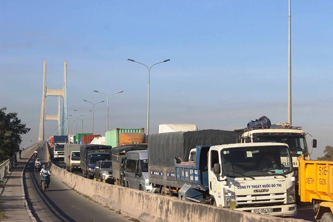 Đâm xe kinh hoàng trên cầu Phú Mỹ, 3 người tử vong - ảnh 3