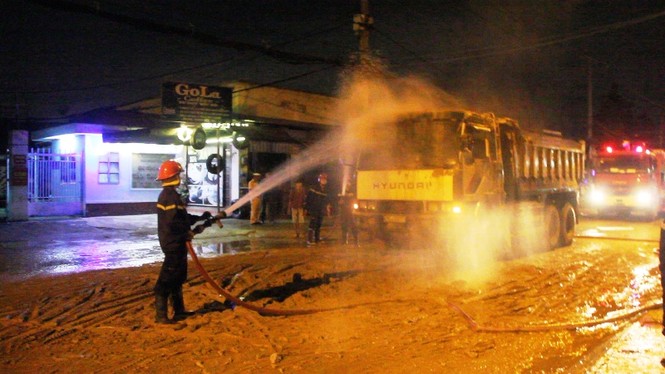 Nam thanh niên chết thảm dưới bánh xe ben chở đầy bùn - ảnh 2