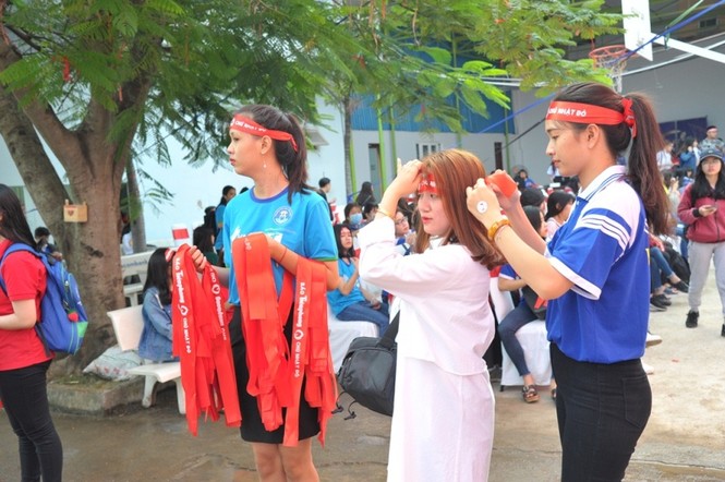 Nghìn bạn trẻ háo hức trong ngày hội hiến máu ở TPHCM - ảnh 1
