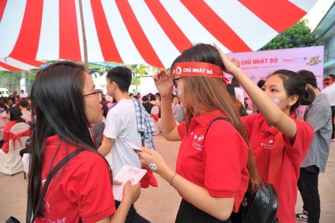 Nghìn bạn trẻ háo hức trong ngày hội hiến máu ở TPHCM - ảnh 2