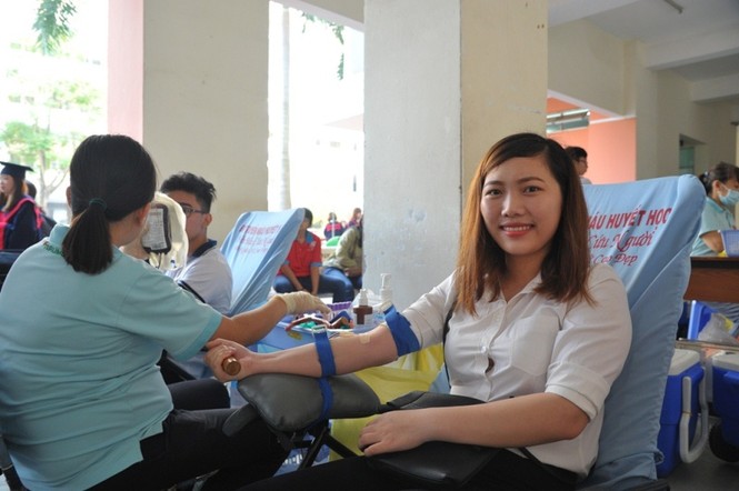 Nghìn bạn trẻ háo hức trong ngày hội hiến máu ở TPHCM - ảnh 7