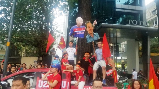Những cổ động viên 'đặc biệt' của U23 Việt Nam - ảnh 11