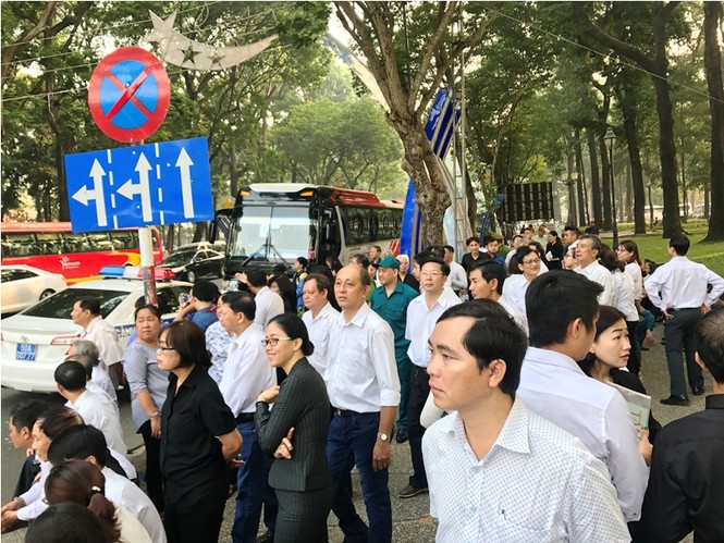 Hàng nghìn người đưa tiễn nguyên Thủ tướng Phan Văn Khải - ảnh 7