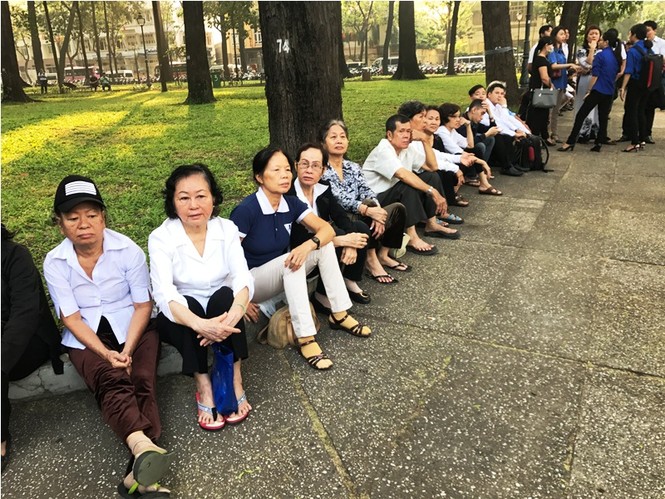 Hàng nghìn người đưa tiễn nguyên Thủ tướng Phan Văn Khải - ảnh 8