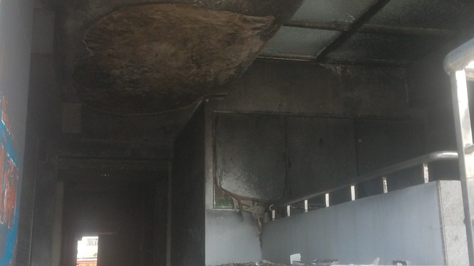 Hiện trường vụ cháy chung cư làm 13 người chết ở Sài Gòn - ảnh 9