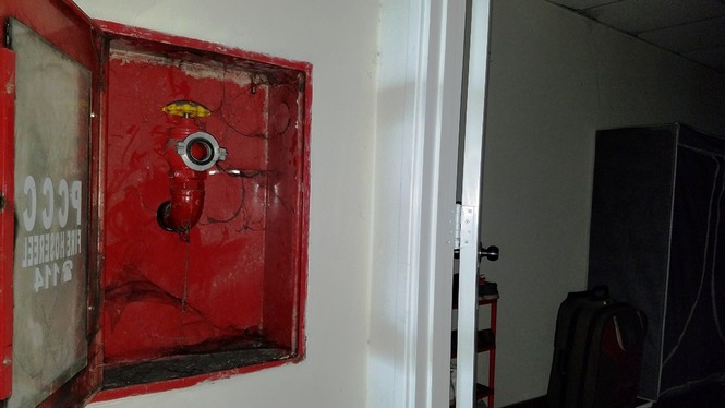 Bên trong chung cư Carina sau vụ cháy kinh hoàng làm 13 người chết - ảnh 6