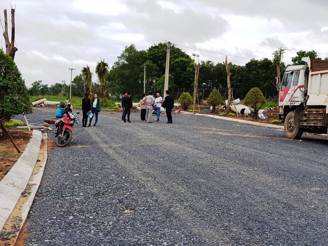 'Sốt' đất nền lan khắp Sài Gòn, đua nhau tách thửa bán - ảnh 1