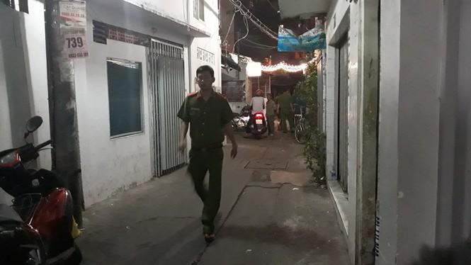 Phòng trọ ở Sài Gòn bốc cháy sau tiếng nổ, người phụ nữ tử vong - ảnh 1