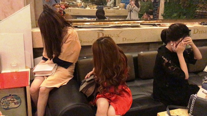 Bên trong hai nhà hàng thác loạn ở trung tâm Sài Gòn - ảnh 4