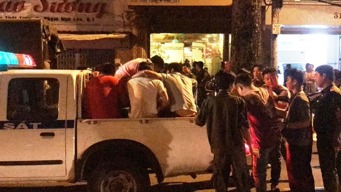 Hàng chục tiếp viên múa khiêu dâm trong nhà hàng trung tâm Sài Gòn - ảnh 13