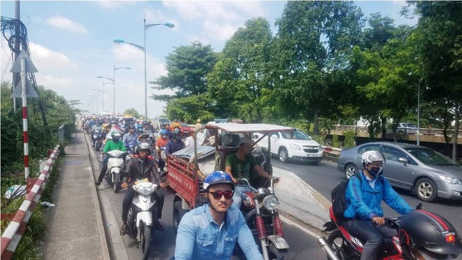 Va chạm xe máy, người đàn ông bị ô tô cán tử vong - ảnh 2
